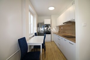 REZERVOVANÉ -  Zariadený 2 izbový byt s balkónom, Dobrianského, Humenn — foto 2
