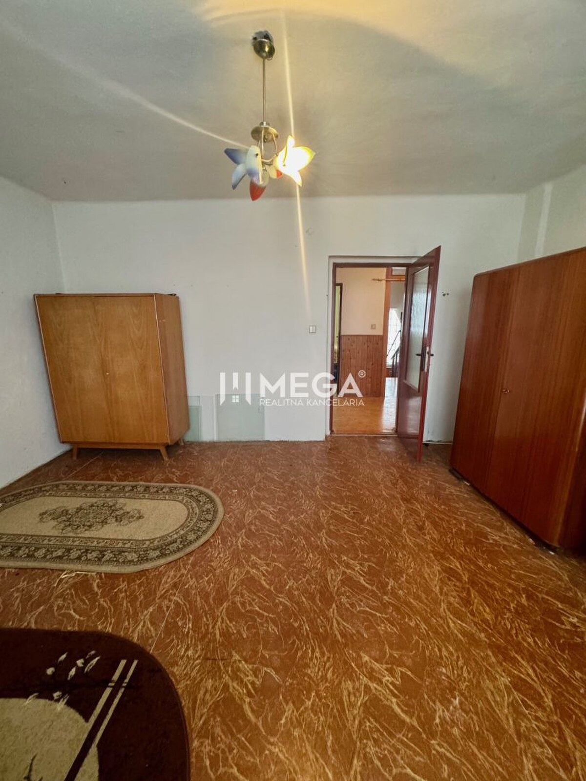 NA PREDAJ PRIESTRANNÝ RODINNÝ DOM OBEC MYSLINA — foto 10