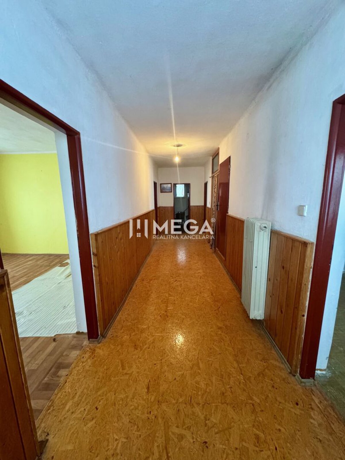NA PREDAJ PRIESTRANNÝ RODINNÝ DOM OBEC MYSLINA — foto 8