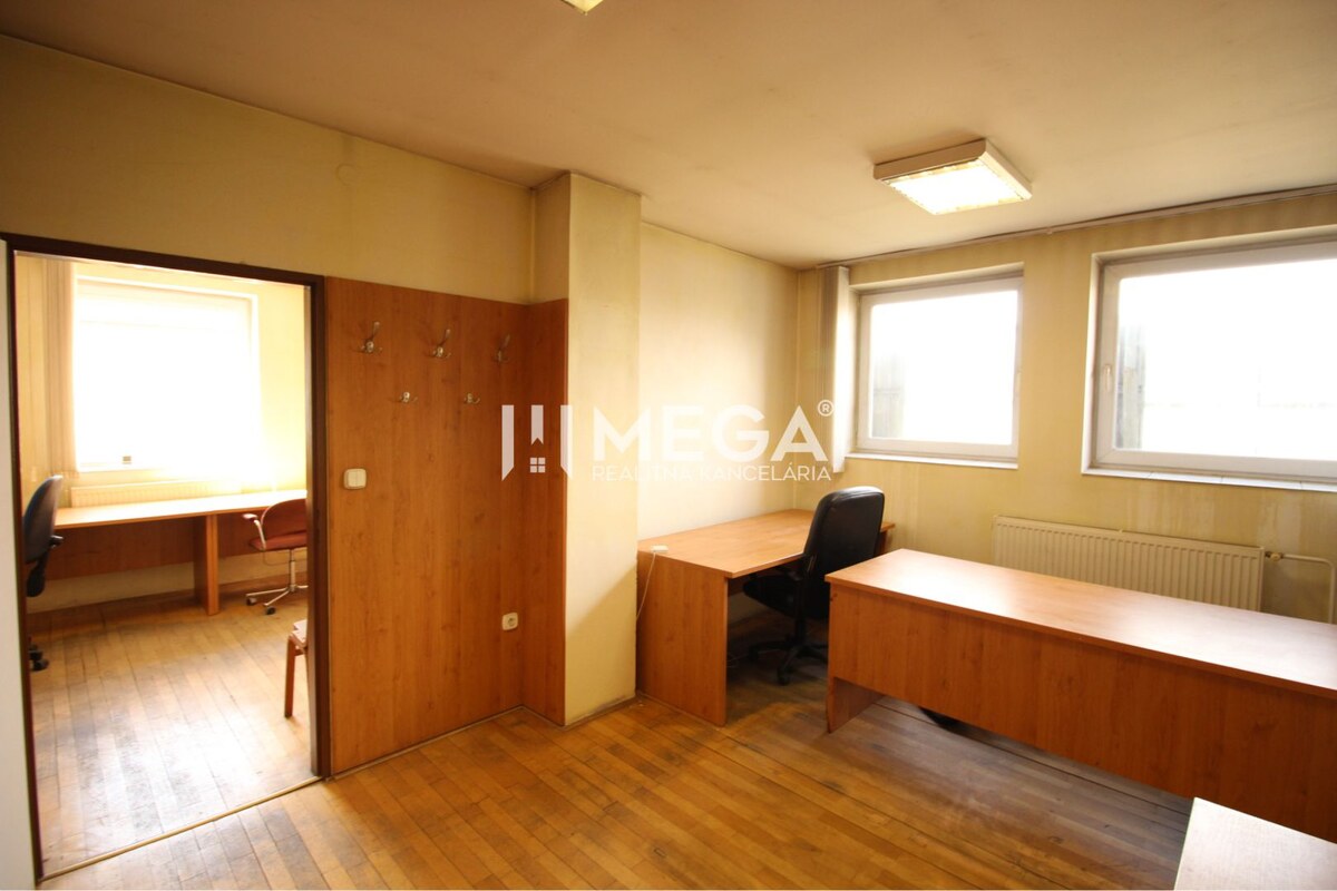 VÝHODNÝ PRENÁJOM KANCELÁRIÍ vo vyhľadávanej lokalite HUMENNÉ — foto 10