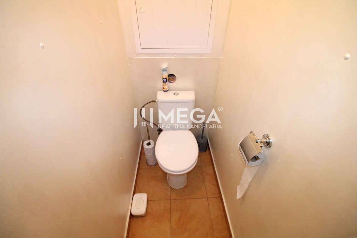 DOHODA NA CENE NA PREDAJ 4-IZBOVÝ BYT 88 m² S LOGGIOU HUMENNÉ — foto 12