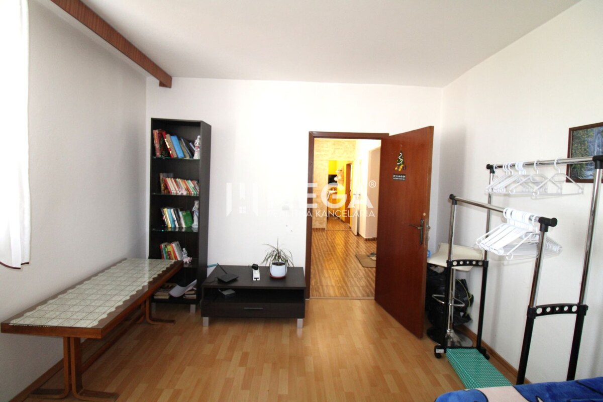 DOHODA NA CENE NA PREDAJ 4-IZBOVÝ BYT 88 m² S LOGGIOU HUMENNÉ — foto 16