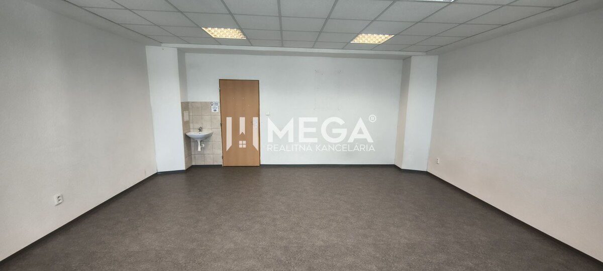 NA PRENÁJOM KANCELÁRIA IDEÁLNA NA SLUŽBY 35m² - HUMENNÉ — foto 5