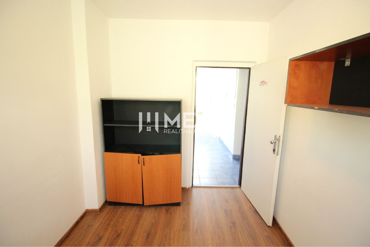 PRENÁJOM KANCELÁRII 40 m² BEZ DEPOZITU - Chemlonská HUMENNÉ — foto 7
