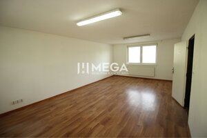 PRENÁJOM KANCELÁRII 40 m² BEZ DEPOZITU - Chemlonská HUMENNÉ — foto 6