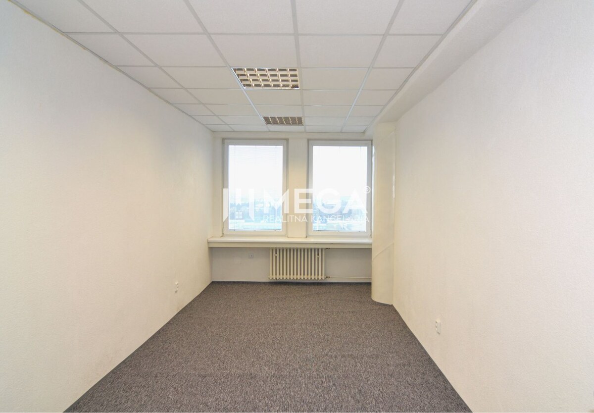 NA PRENÁJOM POSLEDNÉ VOĽNÉ kancelárie v centre mesta – 17,5 m² — foto 3