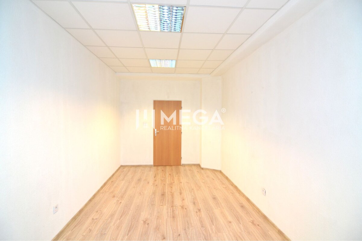 NA PRENÁJOM POSLEDNÉ VOĽNÉ kancelárie v centre mesta – 17,5 m² — foto 4