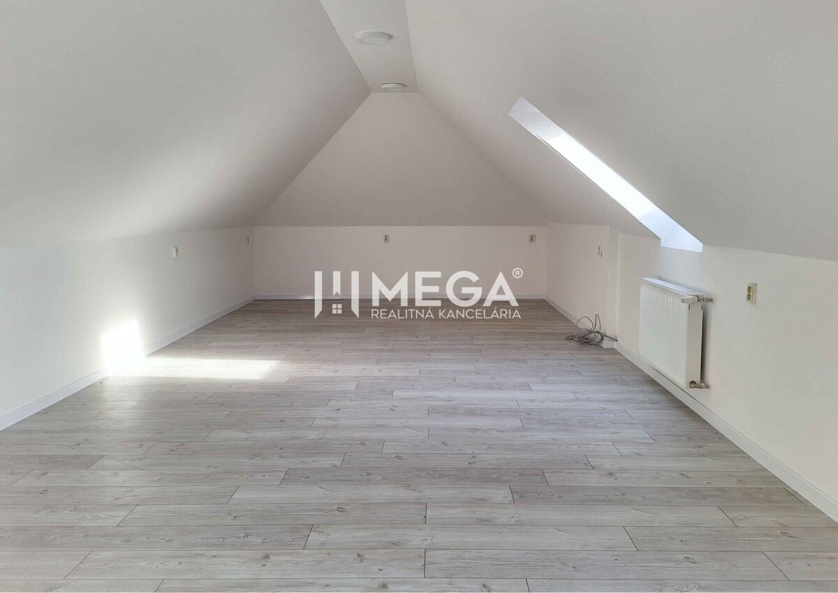 EXKLUZÍVNE  na prenájom obchodný priestor v meste Humenné — foto 4