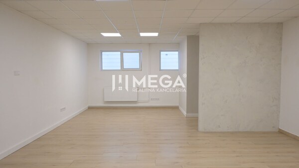 PRENÁJOM OBCHODNÉHO PRIESTORU (54 m2) ulica MIEROVÁ HUMENNÉ