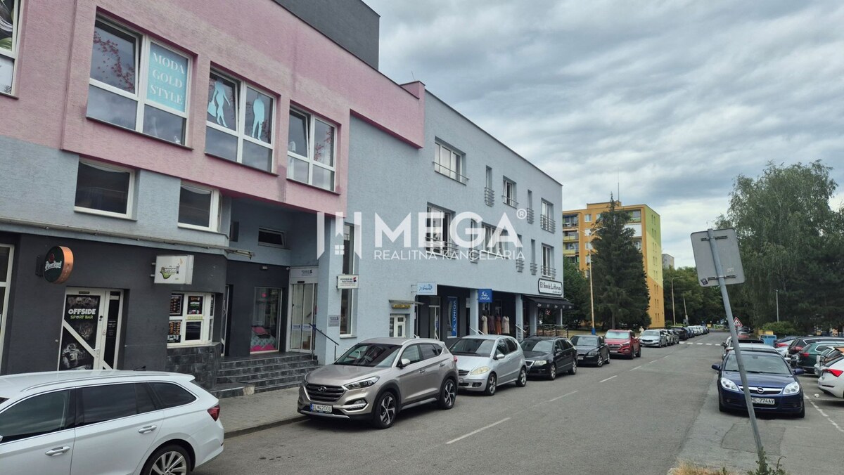 PRENÁJOM kancelárskych priestorov (42 m2) v CENTRE MESTA HUMENNÉ — foto 2