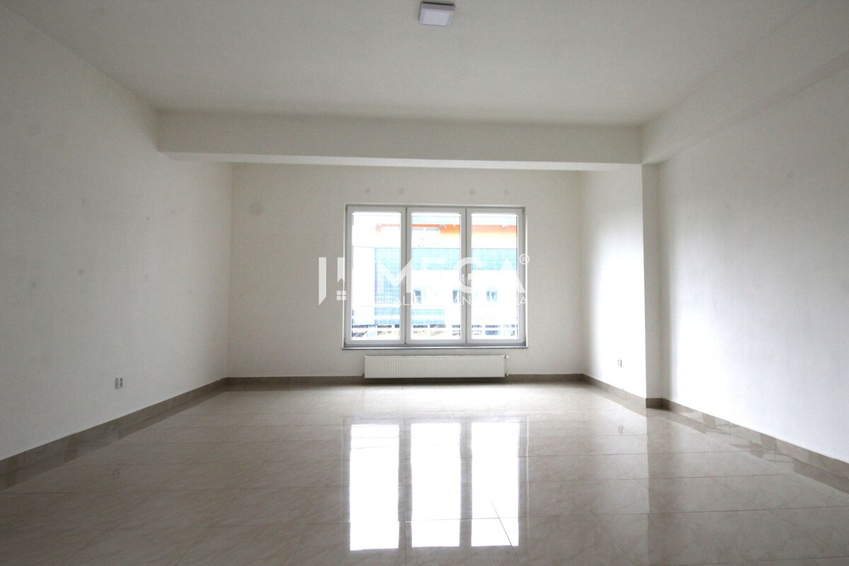 PRENÁJOM kancelárskych priestorov (42 m2) v CENTRE MESTA HUMENNÉ — foto 3