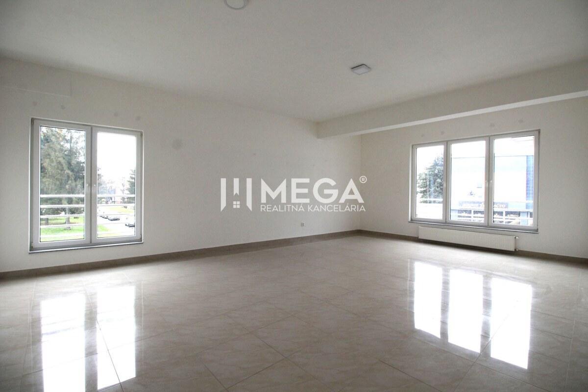 PRENÁJOM kancelárskych priestorov (42 m2) v CENTRE MESTA HUMENNÉ — foto 4