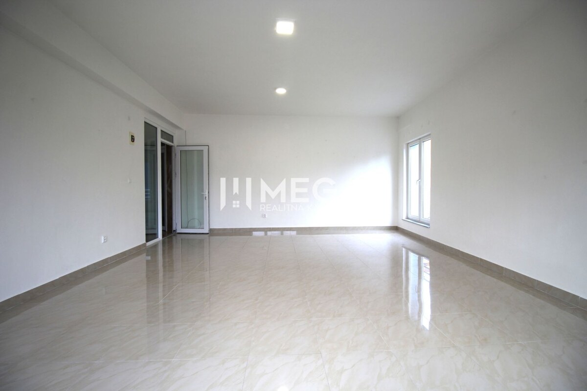 PRENÁJOM kancelárskych priestorov (42 m2) v CENTRE MESTA HUMENNÉ — foto 5