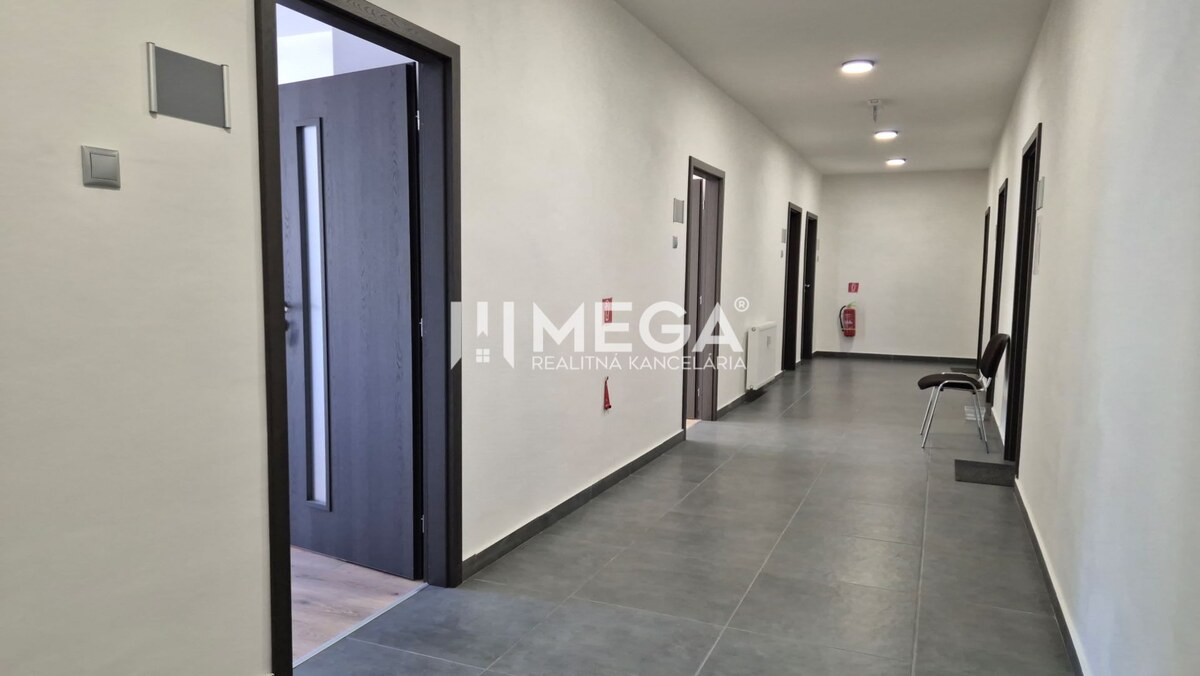PRENÁJOM kancelárie blízko centra Humenného (20,53 m2) — foto 5