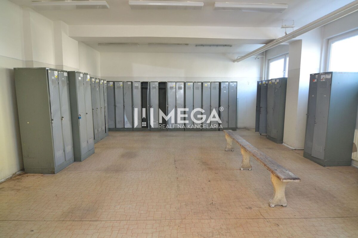 PREDAJ VÝROBNEJ HALY, ADMIN BUDOVY A PLOCHY v HUMENNOM — foto 12
