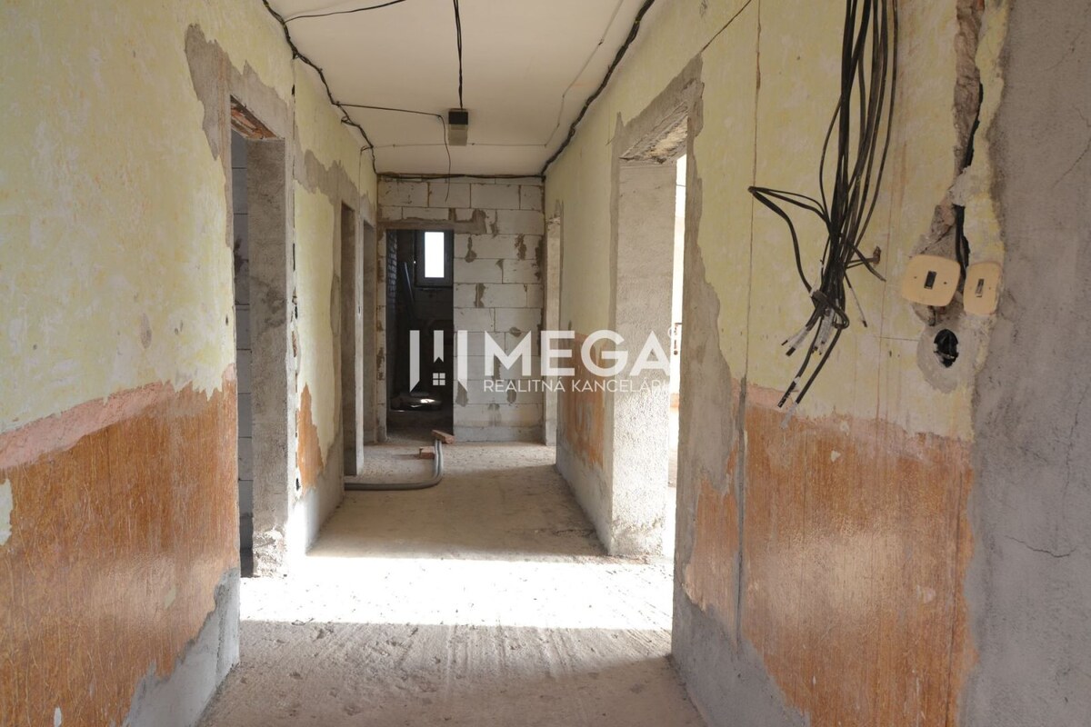 AKTUALIZÁCIA CENY-PREDAJ RODINNÉHO DOMU v procese rekonštrukcie v HUME — foto 10