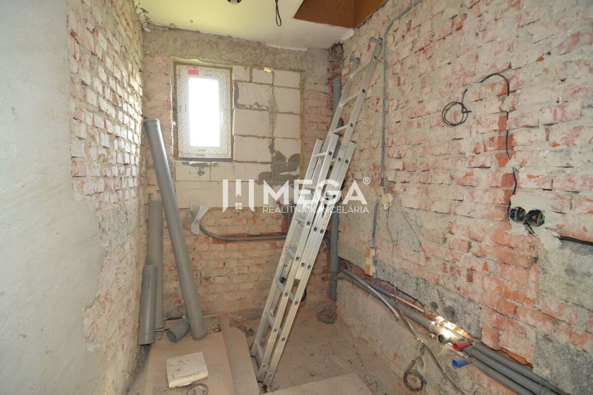 AKTUALIZÁCIA CENY-PREDAJ RODINNÉHO DOMU v procese rekonštrukcie v HUME — foto 14