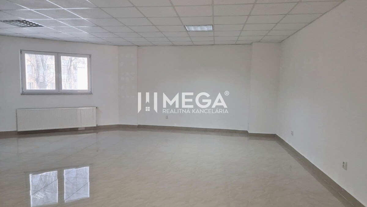 PRENÁJOM obchodného priestoru v centre Humenného (74 m2) — foto 6
