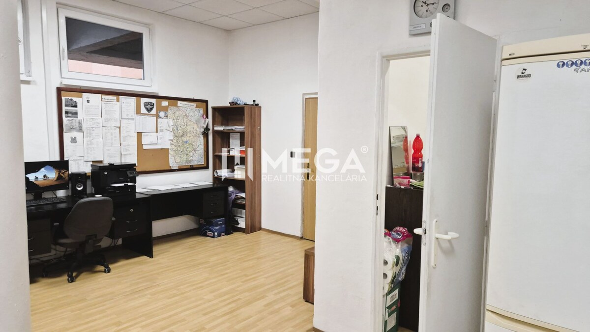 PRENÁJOM obchodných priestorov (36 m2) v CENTRE MESTA HUMENNÉ — foto 4