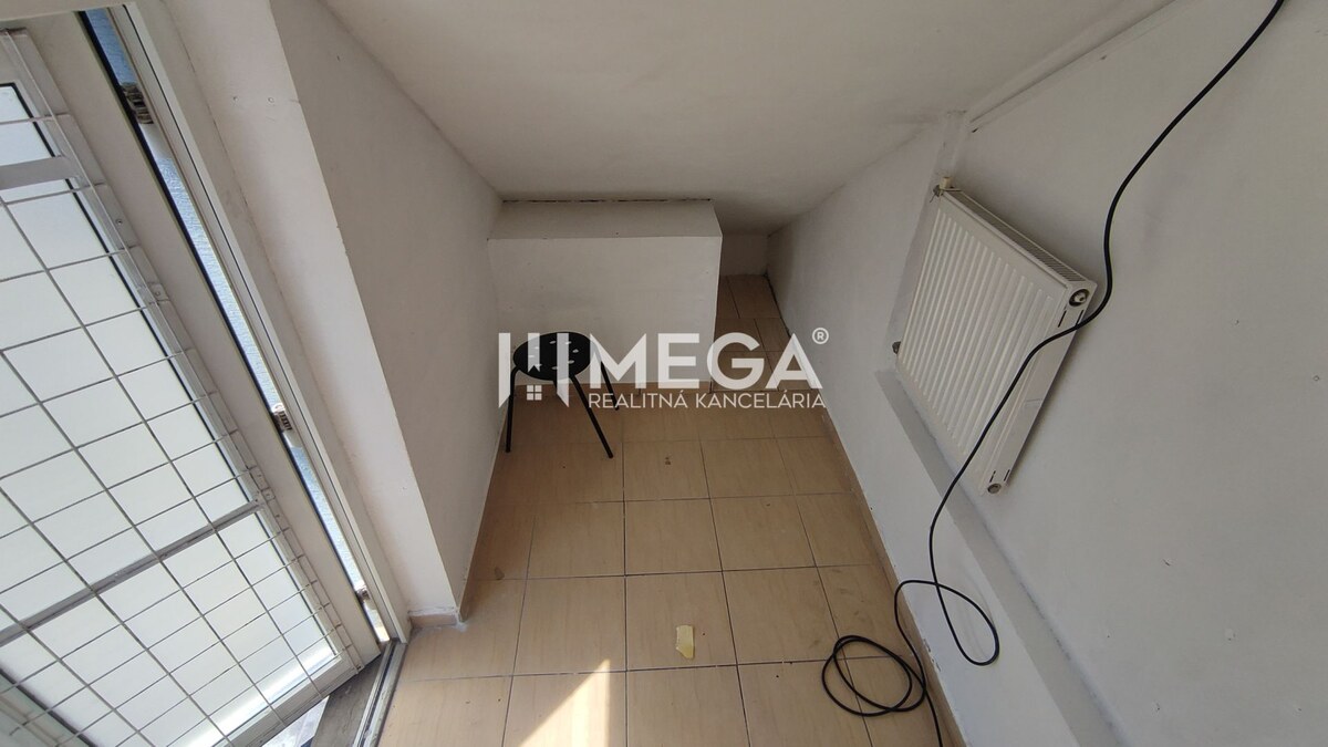 PRENÁJOM obchodných priestorov v centre mesta Humenné-3m2 — foto 5