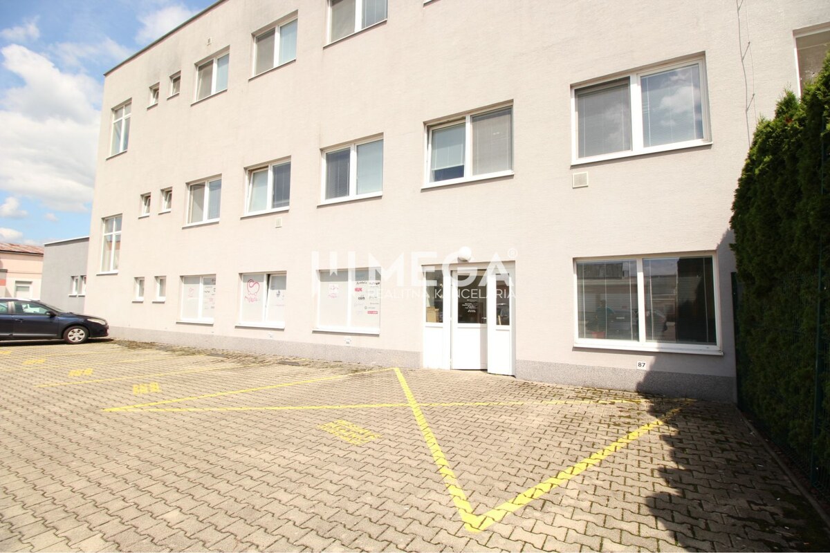 Na prenájom - priestor na prízemí 61,50 m2 na ul. Tolstého v meste Hum — foto 7