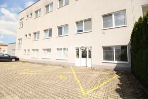 Na prenájom - priestor na prízemí 61,50 m2 na ul. Tolstého v meste Hum — foto 7