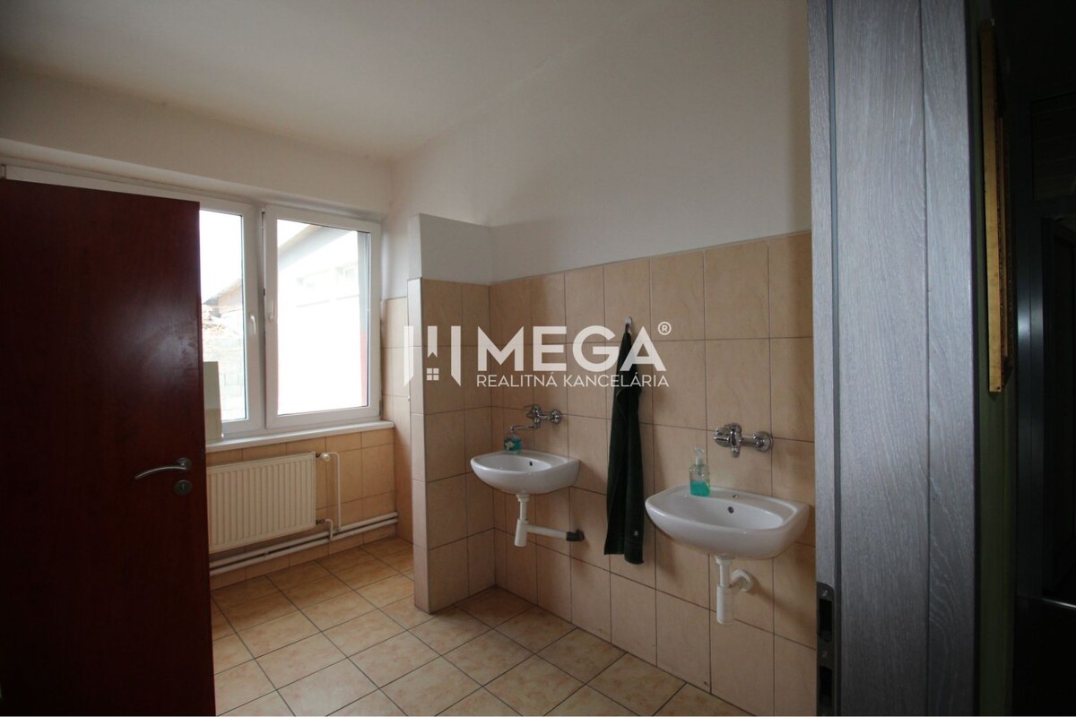 Prenájom kancelárskych priestorov v meste Humenné — foto 3