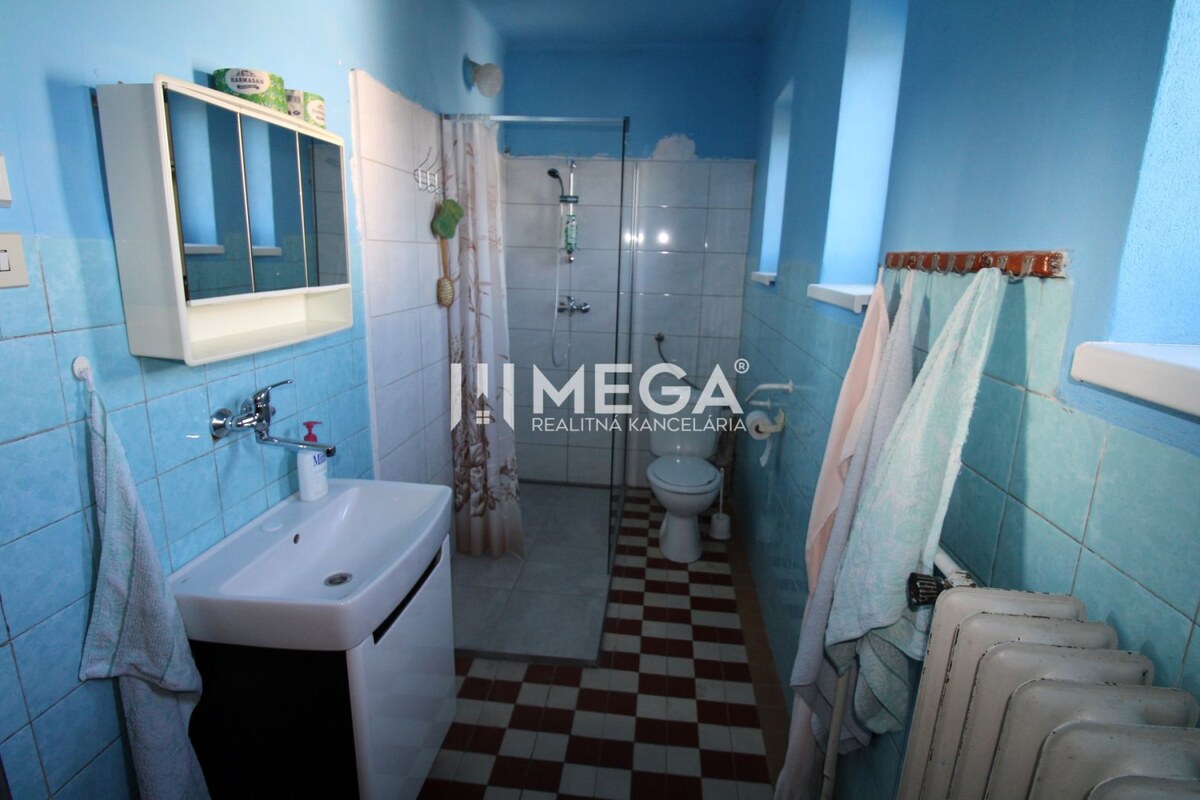 Rezervované - na predaj dom na vynikajúcom pozemku priamo v meste Hume — foto 19