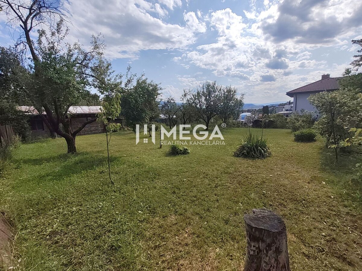 Rezervované - na predaj dom na vynikajúcom pozemku priamo v meste Hume — foto 5