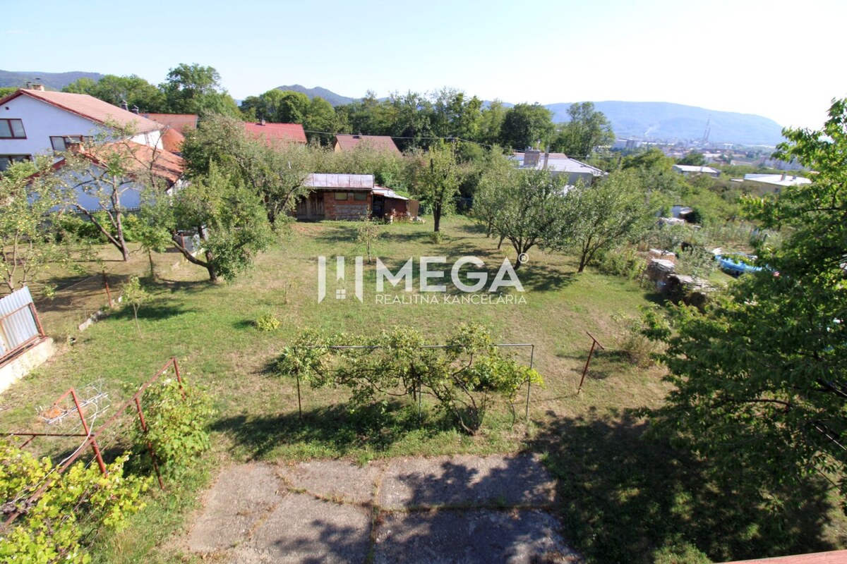 Rezervované - na predaj dom na vynikajúcom pozemku priamo v meste Hume — foto 6