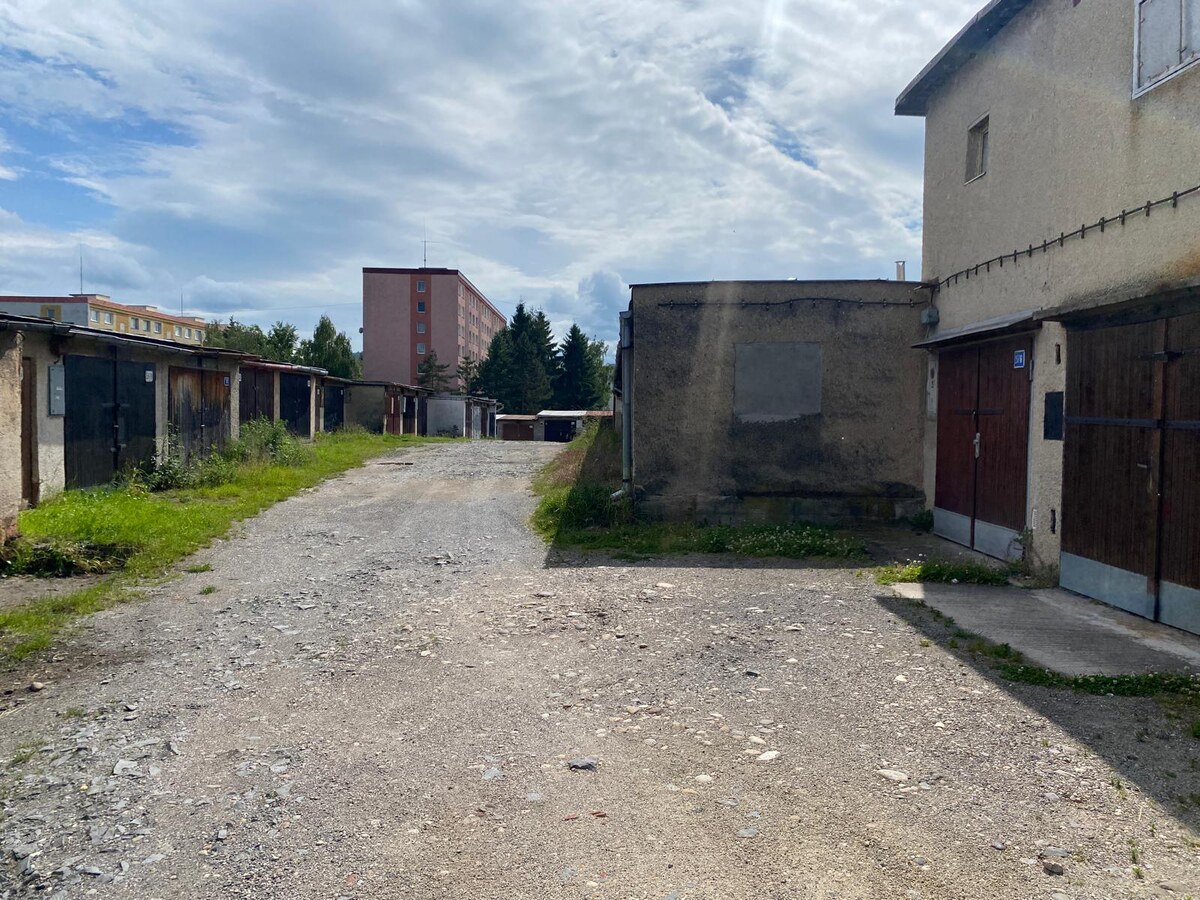 Garáž - Zvolen Zlatý Potok ul. Prachatická na predaj — foto 4