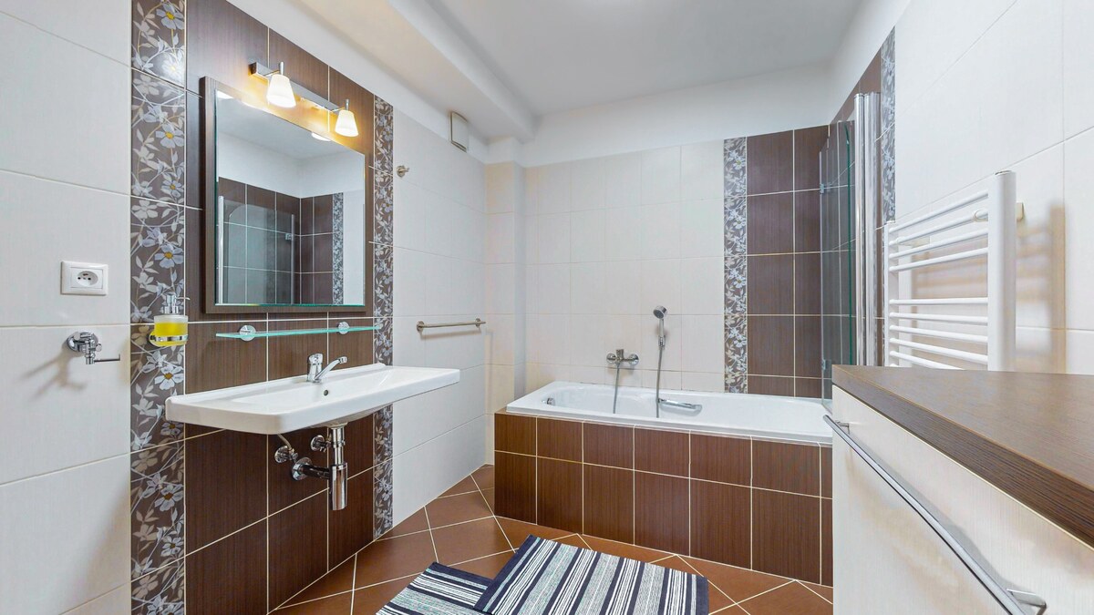 3 izbový byt 90m²  2 x balkón  Banská Bystrica CENTRUM — foto 4