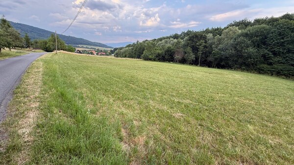 Rezervované Stavebný pozemok 1828m2  Zvolen obec Kalinka