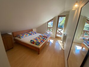 PRENÁJOM Rodinný dom s bazénom a záhradou - Žarnovica 1800m2 — foto 9