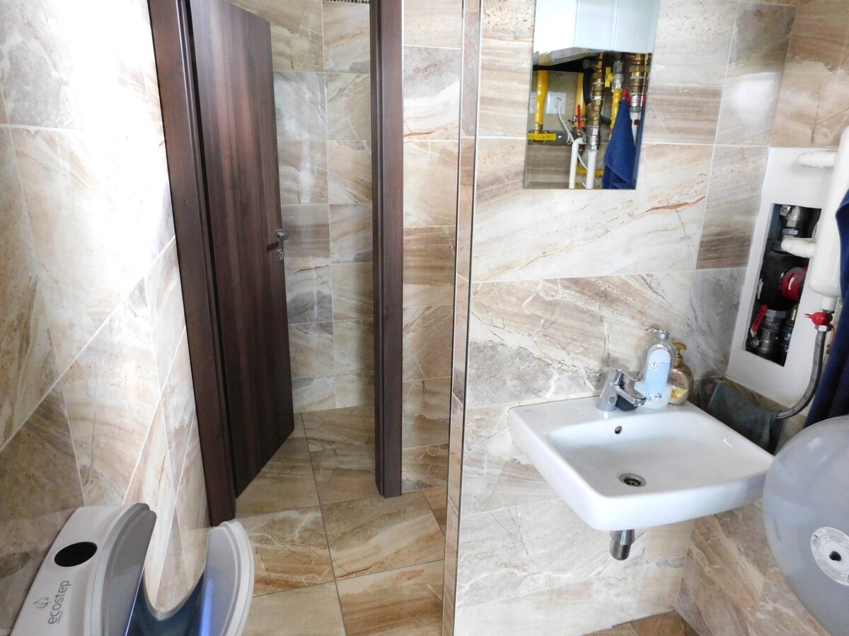 Kancelária 40 m2 v širšom centre Zvolena  na PRENÁJOM — foto 5
