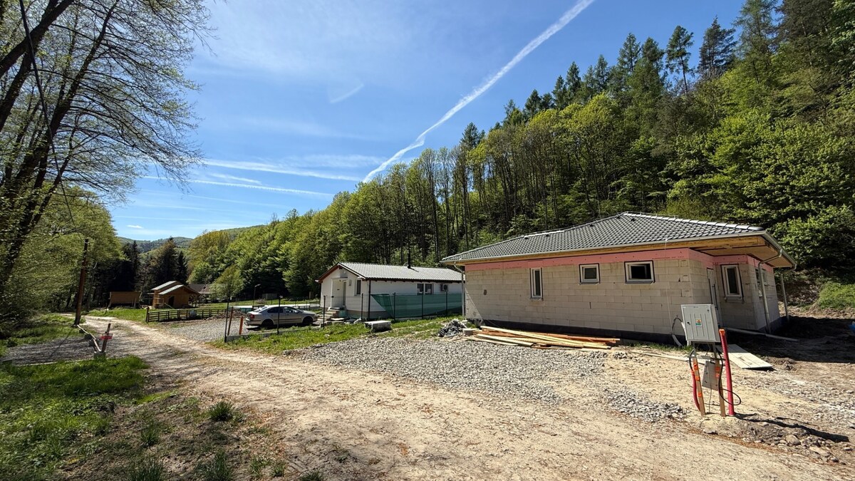 VŠETKY POZEMKY PREDANÉ  699m2 Zvolen Hronská Dúbrava — foto 15