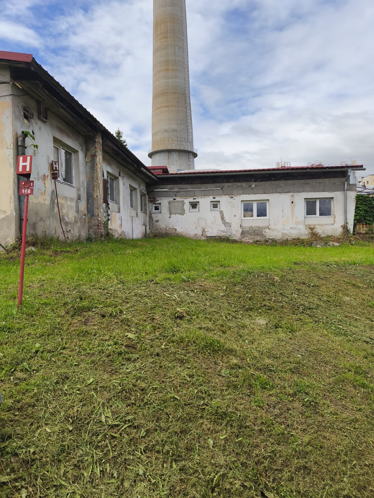 Priemyselná budova  v areáli ZSNP Žiari nad Hronom - Horné Opatovce — foto 5