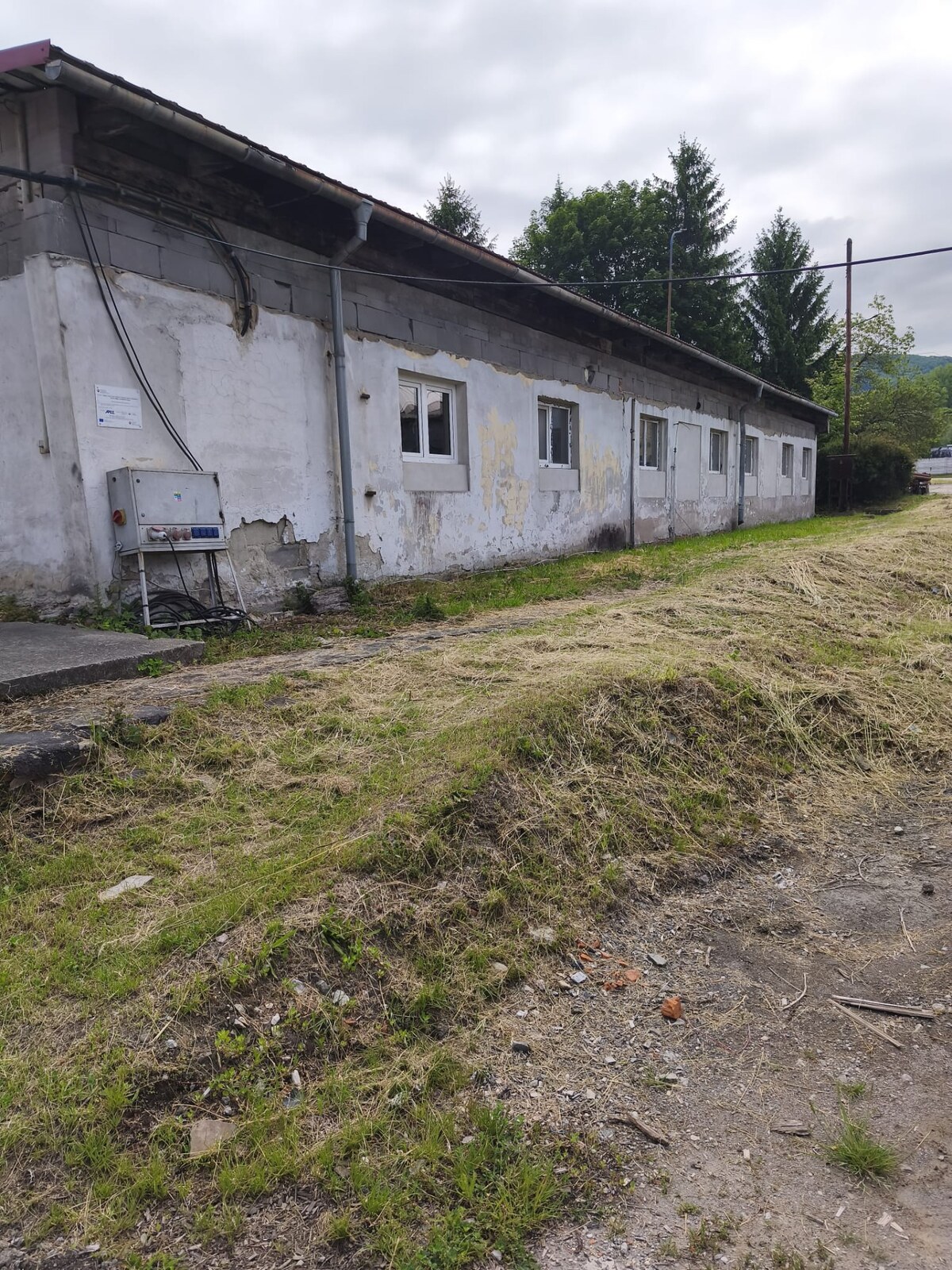 Priemyselná budova  v areáli ZSNP Žiari nad Hronom - Horné Opatovce — foto 6