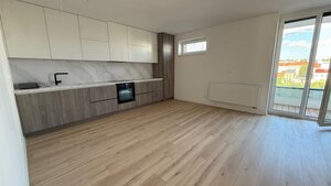 3 izbový byt Kubániho dvory Zvolen  - centrum s parkovaním NA PRENÁJOM — foto 3