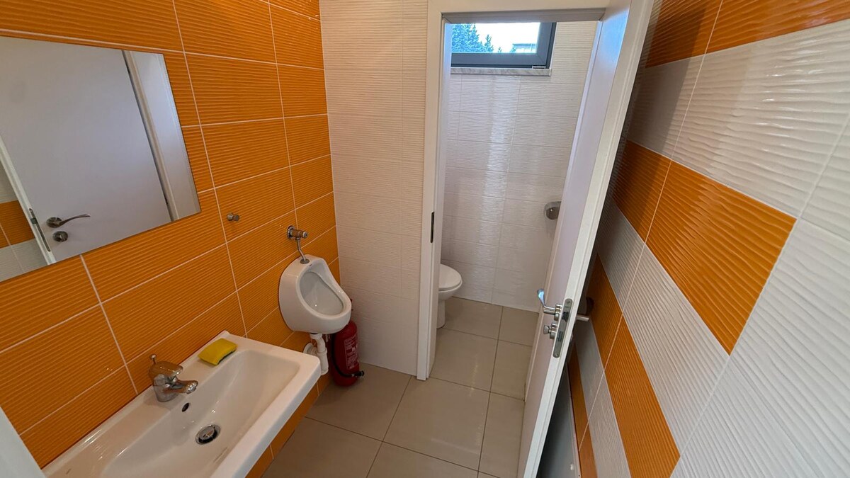Obchodné priestory Zvolen - v širšom centre s parkovaním - NA PRENÁJOM — foto 13