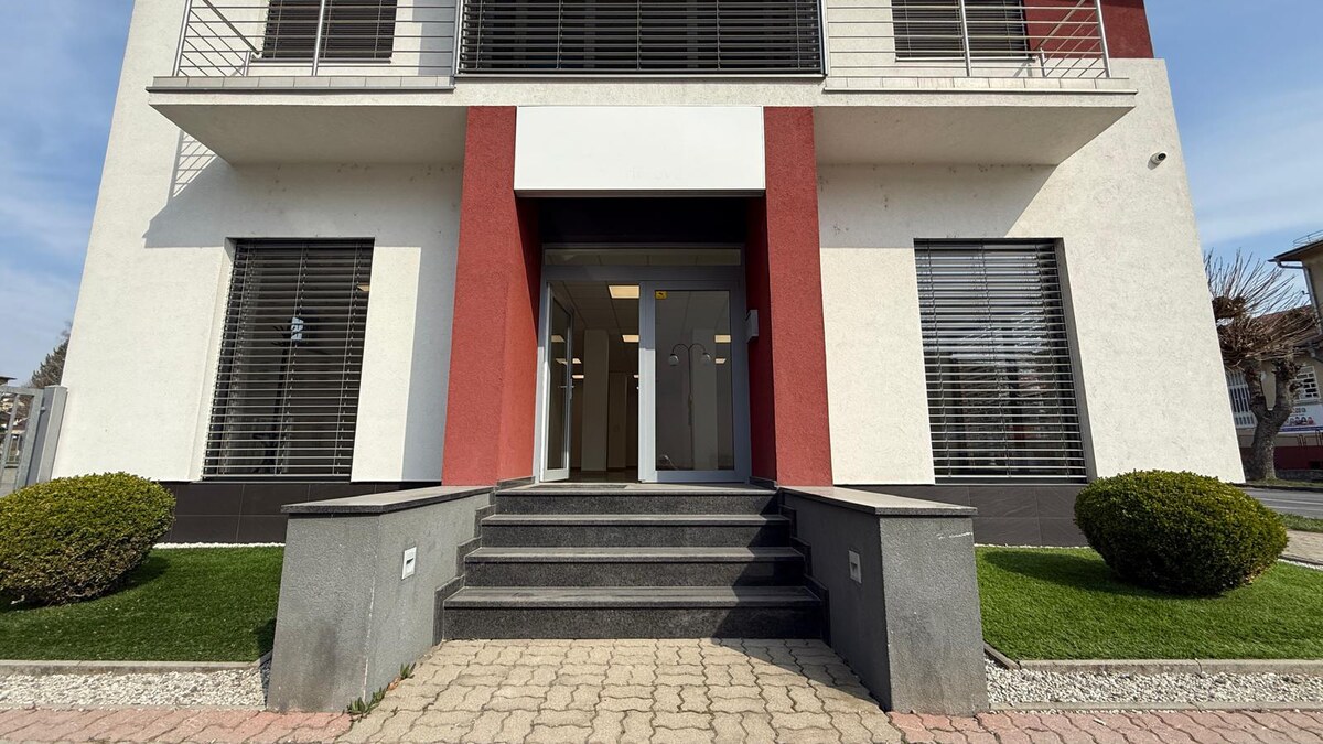 Obchodné priestory Zvolen - v širšom centre s parkovaním - NA PRENÁJOM — foto 5