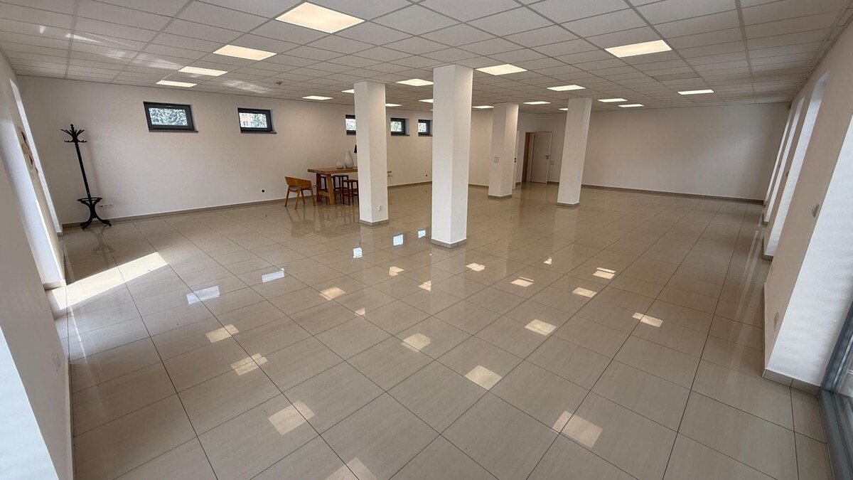 Obchodné priestory Zvolen - v širšom centre s parkovaním - NA PRENÁJOM — foto 7