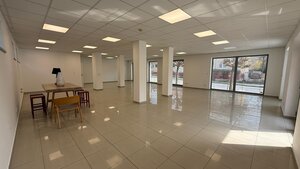 Obchodné priestory Zvolen - v širšom centre s parkovaním - NA PRENÁJOM — foto 3
