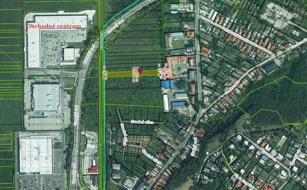 Stavebný pozemok 2100m2 v centre mestaLevice na PREDAJ