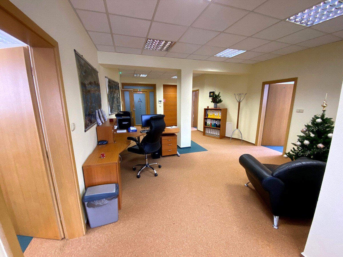 Prenájom kancelárskych priestorov  124 m2, Nádvorná ul., Zvolen — foto 13
