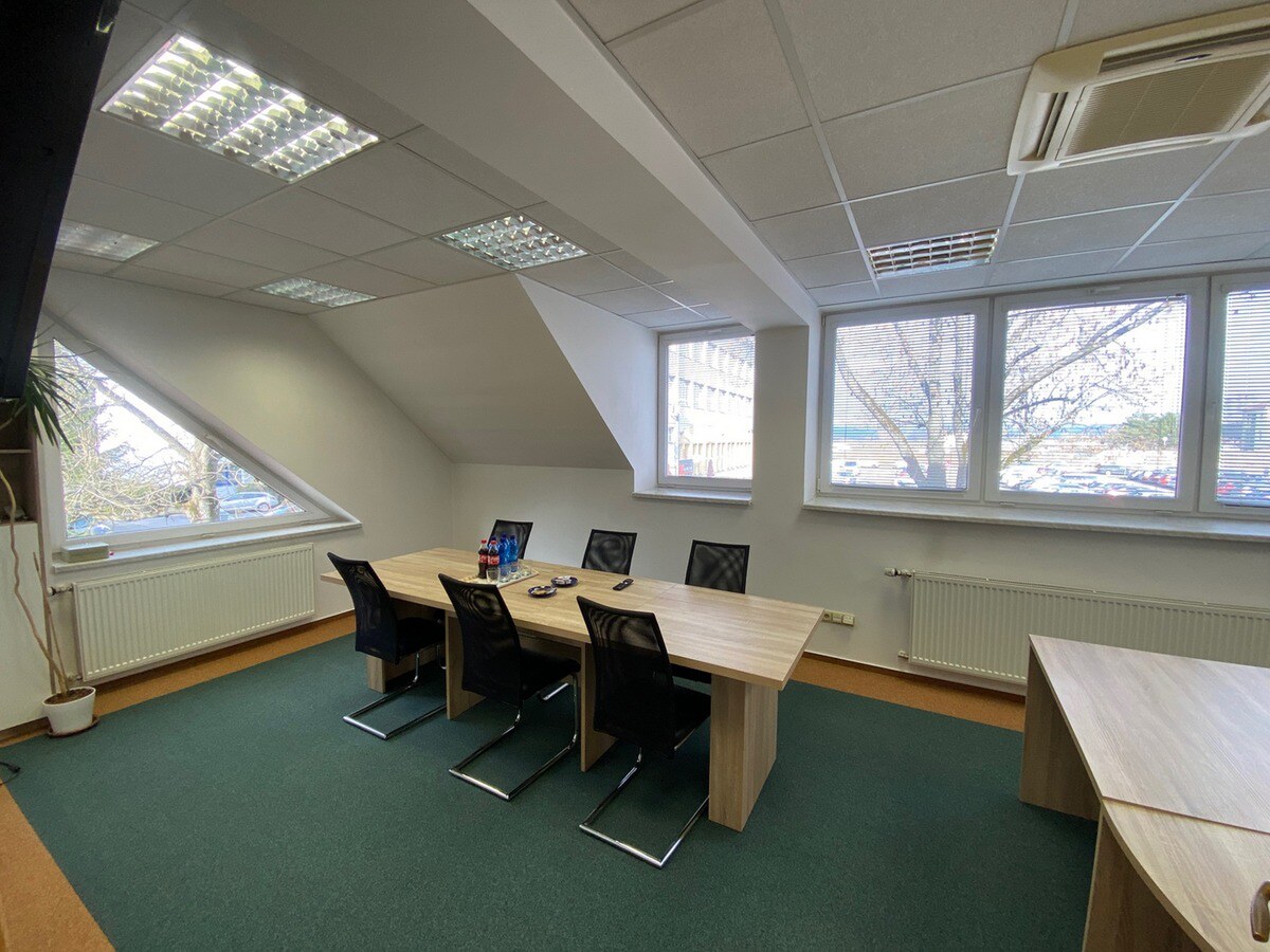 Prenájom kancelárskych priestorov  124 m2, Nádvorná ul., Zvolen — foto 4