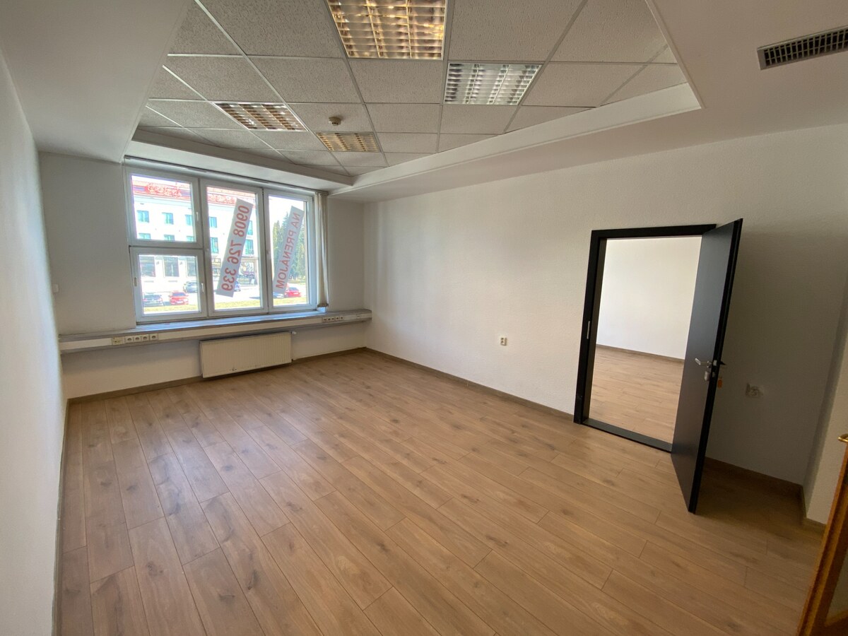 Exkluzívne kancelárske priestory v centre mesta Zvolen Prenájom — foto 9