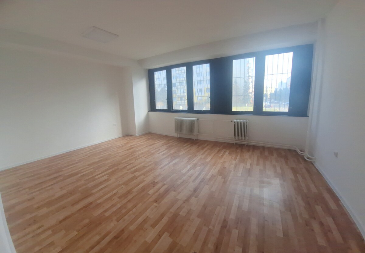 Prenájom  kancelárii  (od 15 m2-155 m2), Tulská ul., Zvolen — foto 2