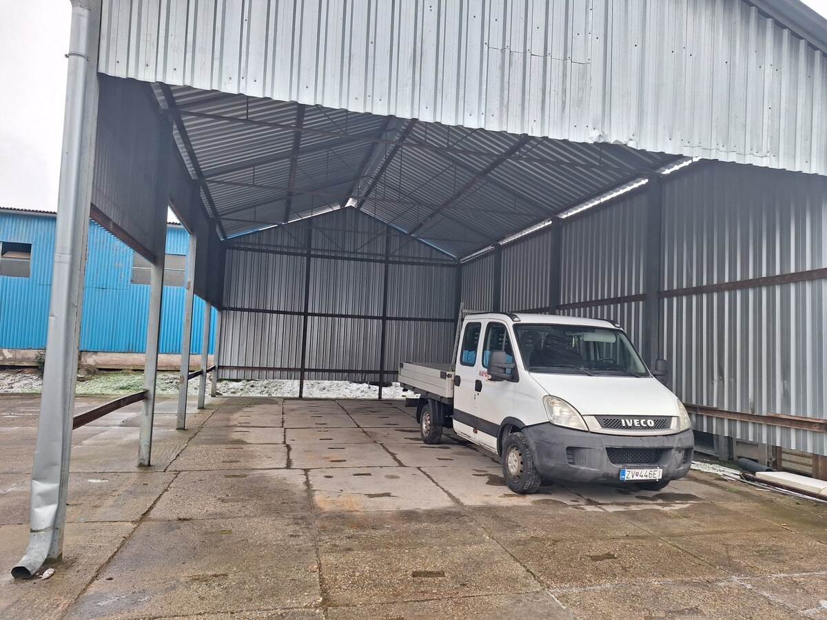 Prenájom  plechových prístreškov  aj pre nákladné automobily, Zvolen — foto 2