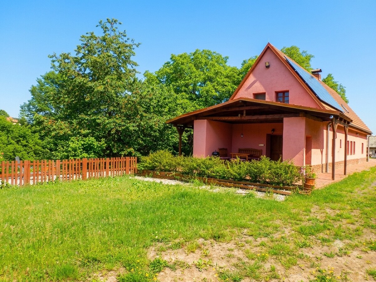 ZNÍŽENÁ CENA_ROMANTIKA V PREROBENOM DOME, V TICHOM PROSTREDÍ LESA — foto 4